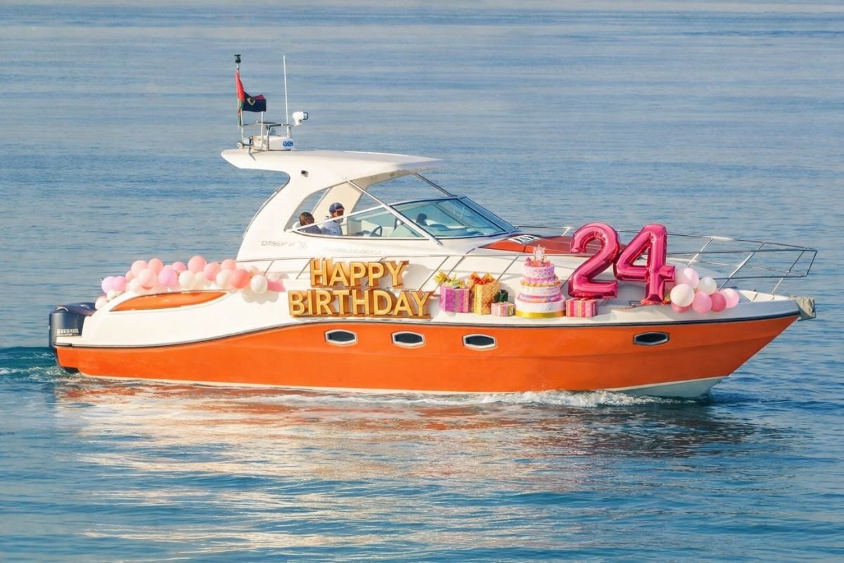 36 ft Luxury Oryx Birthday Yacht Dubai Exterior