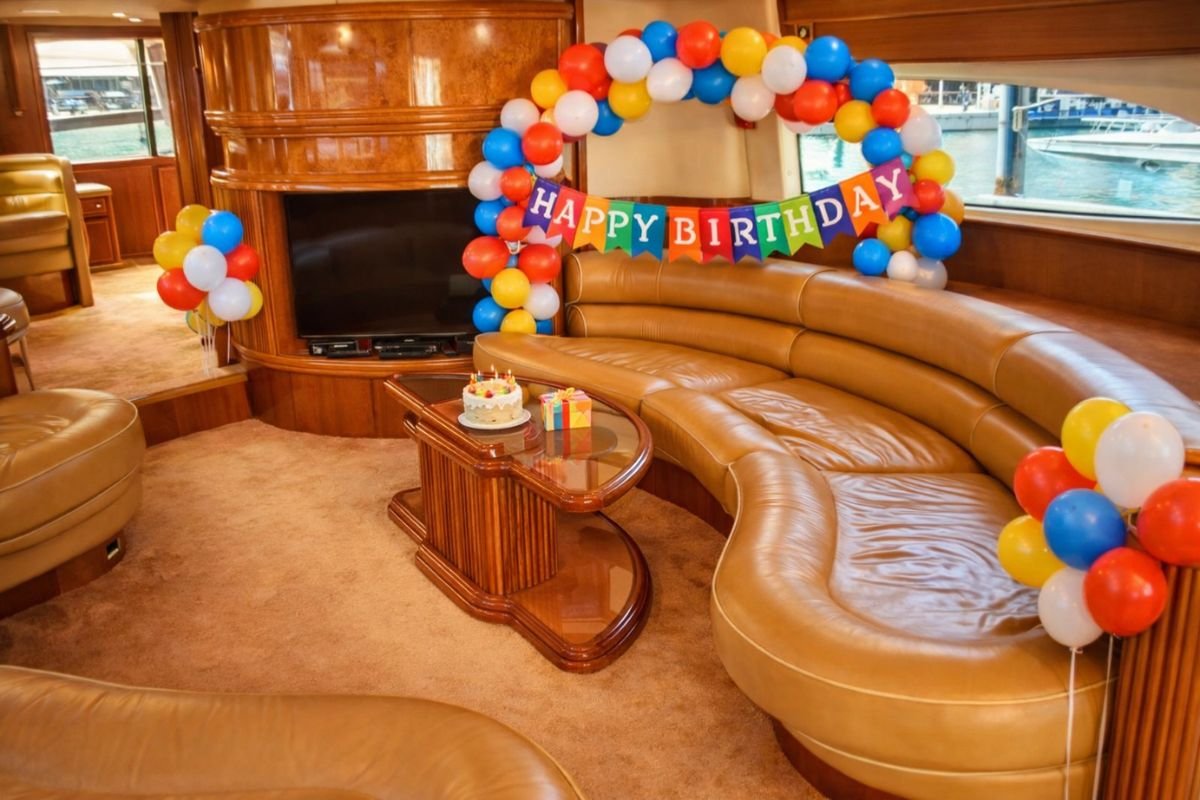 82 ft Paradise Yacht Jacuzzi Birthday Dubai Outdoor
