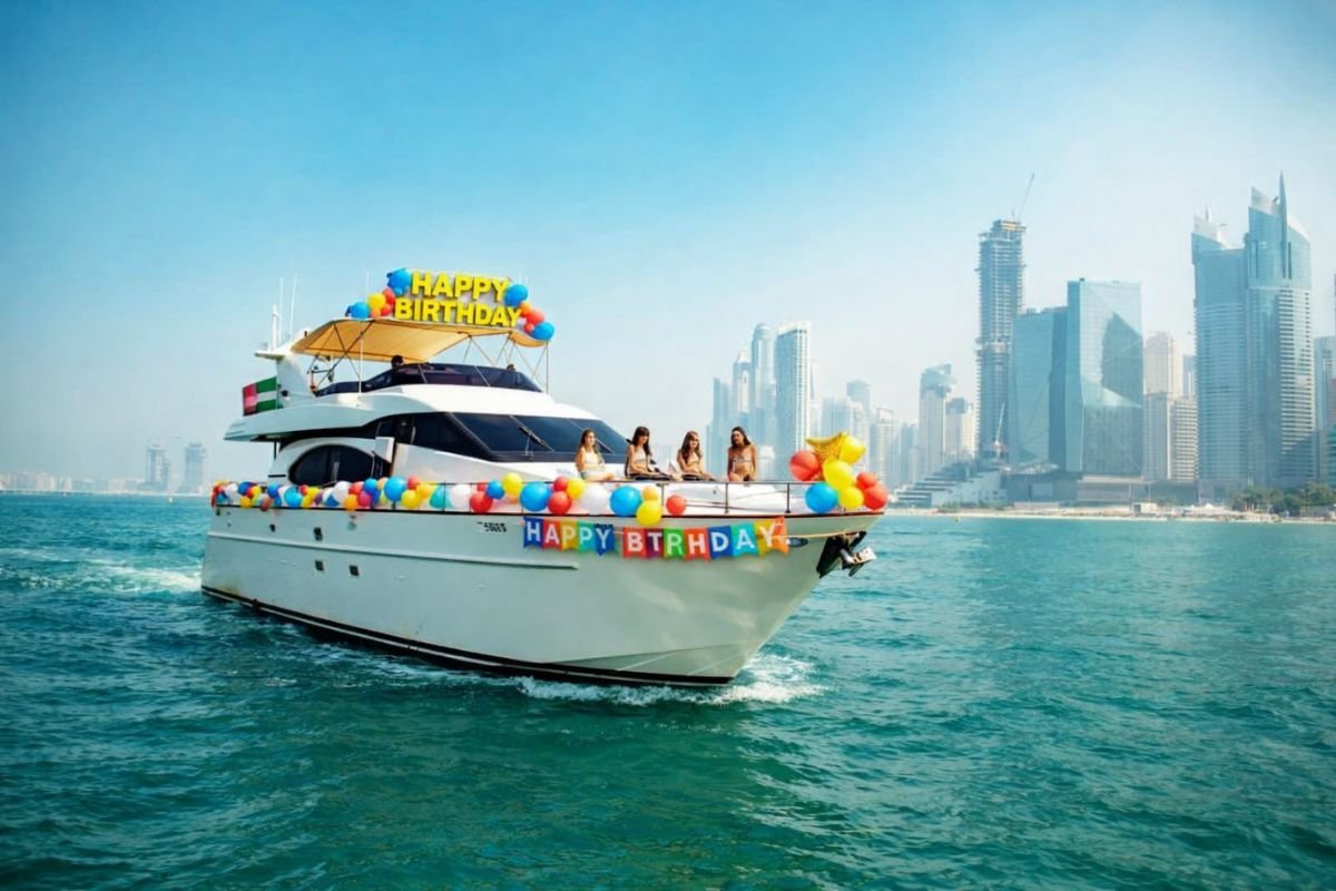 82 ft Paradise Yacht Jacuzzi Birthday Dubai Lounge