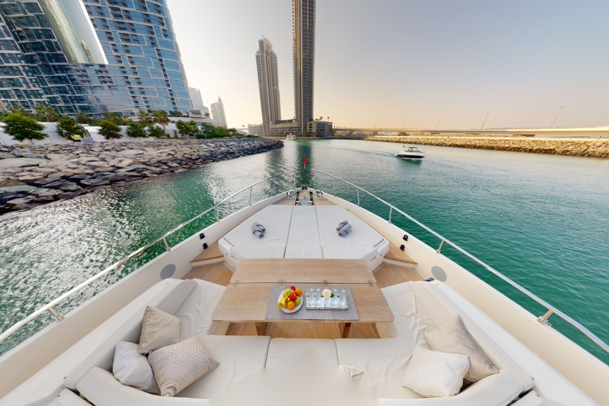 Ferretti 780 Interior