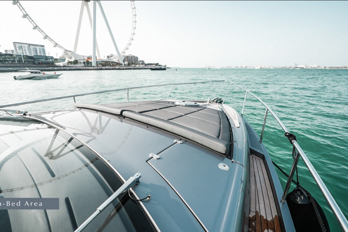 Pershing 5X Shark Exterior