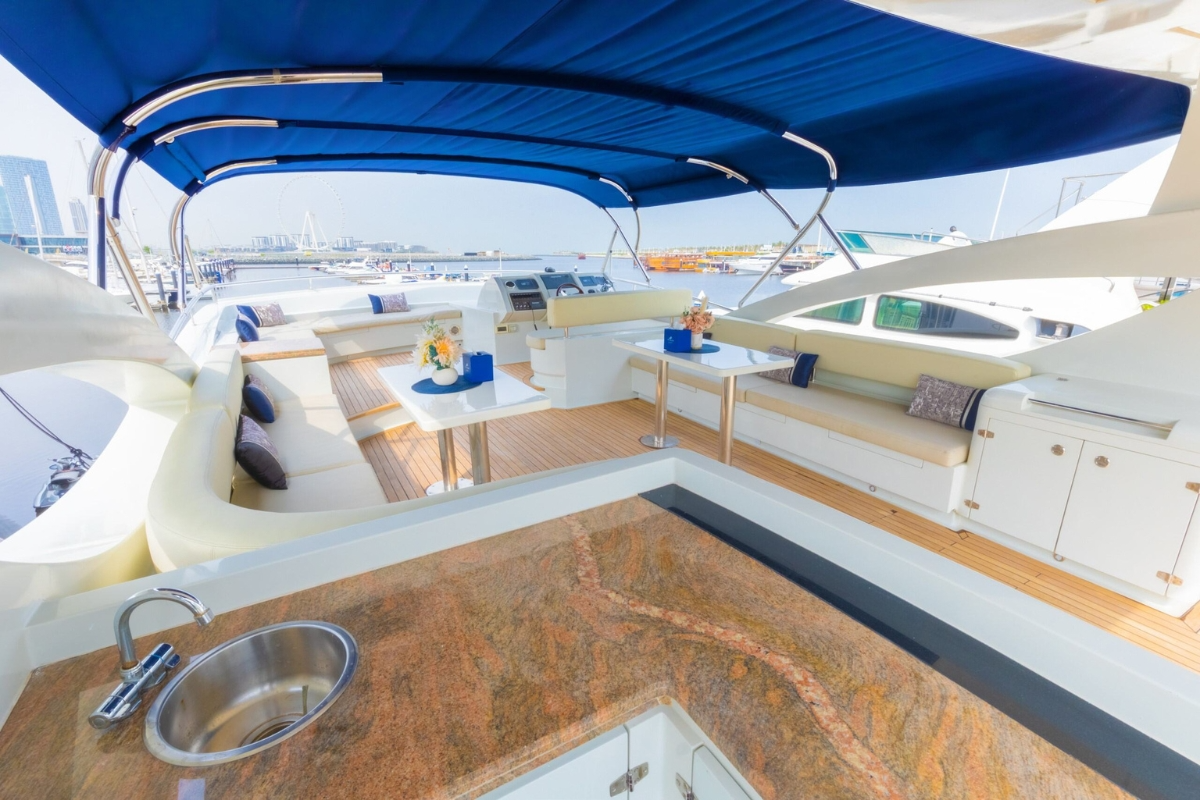 110 FT Kona Lounge