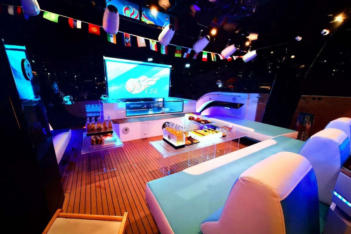 Ozone Yacht Charter Dubai
