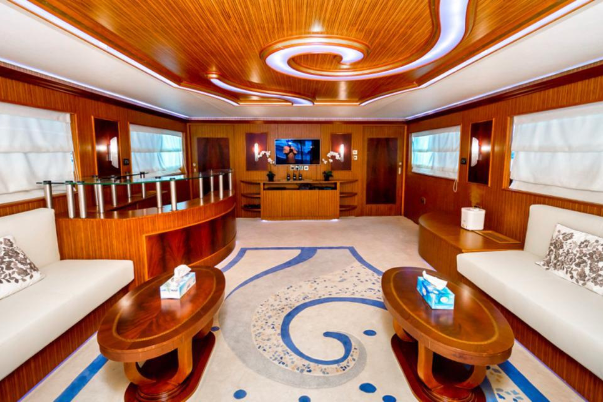 120 FT Lafet Luxury Lounge