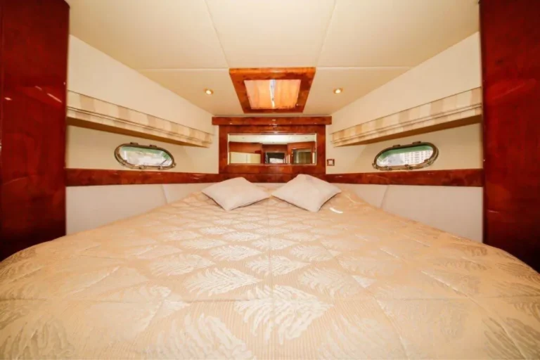 Glow 55 birthday yacht in Dubai (5)