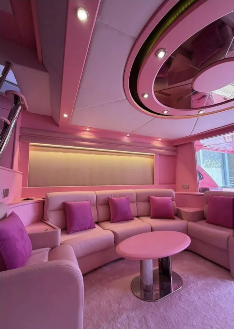Pink Yacht 64 birthday yacht in Dubai (2)